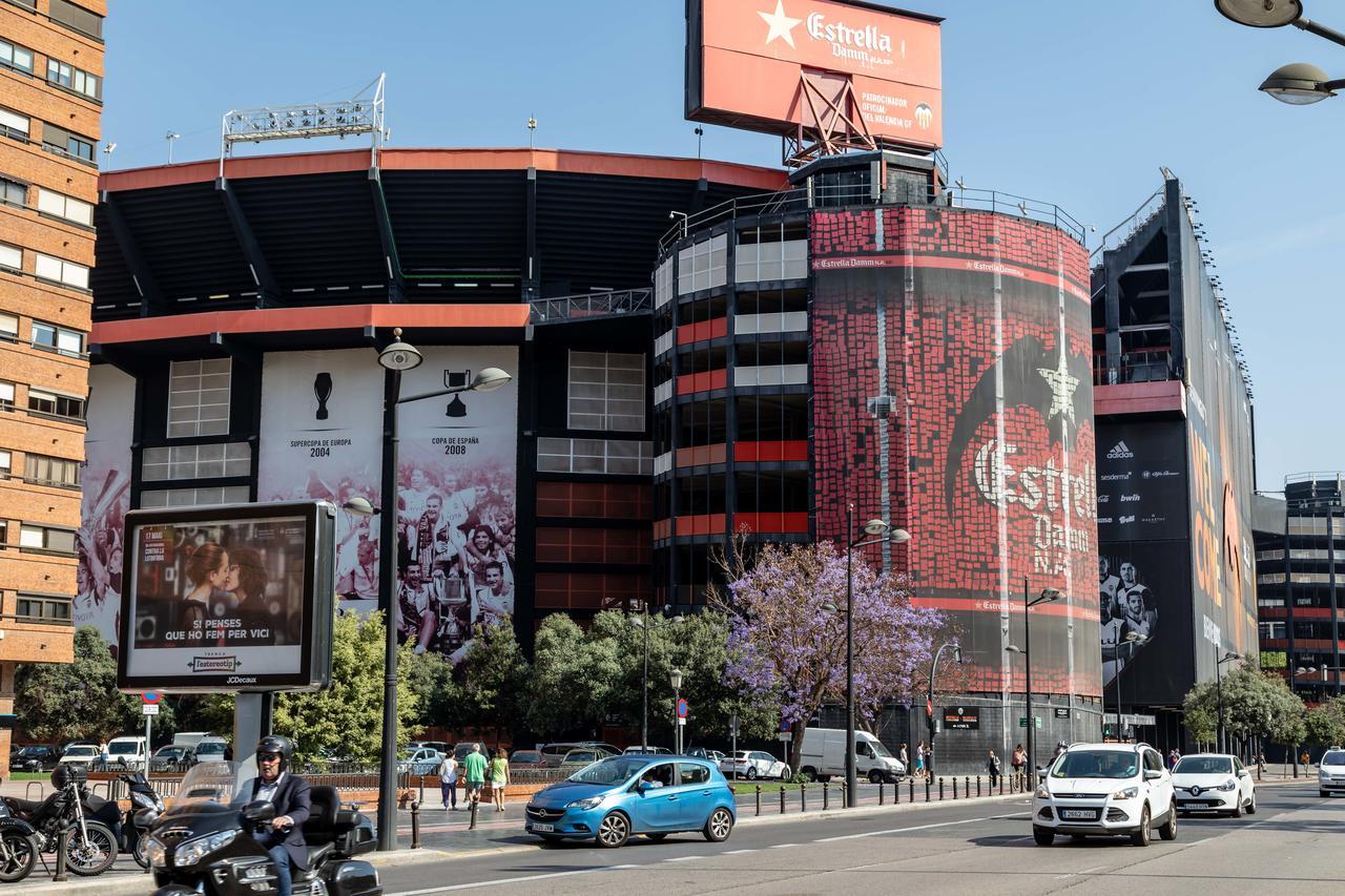 Travel Habitat Mestalla Valencia Exterior photo